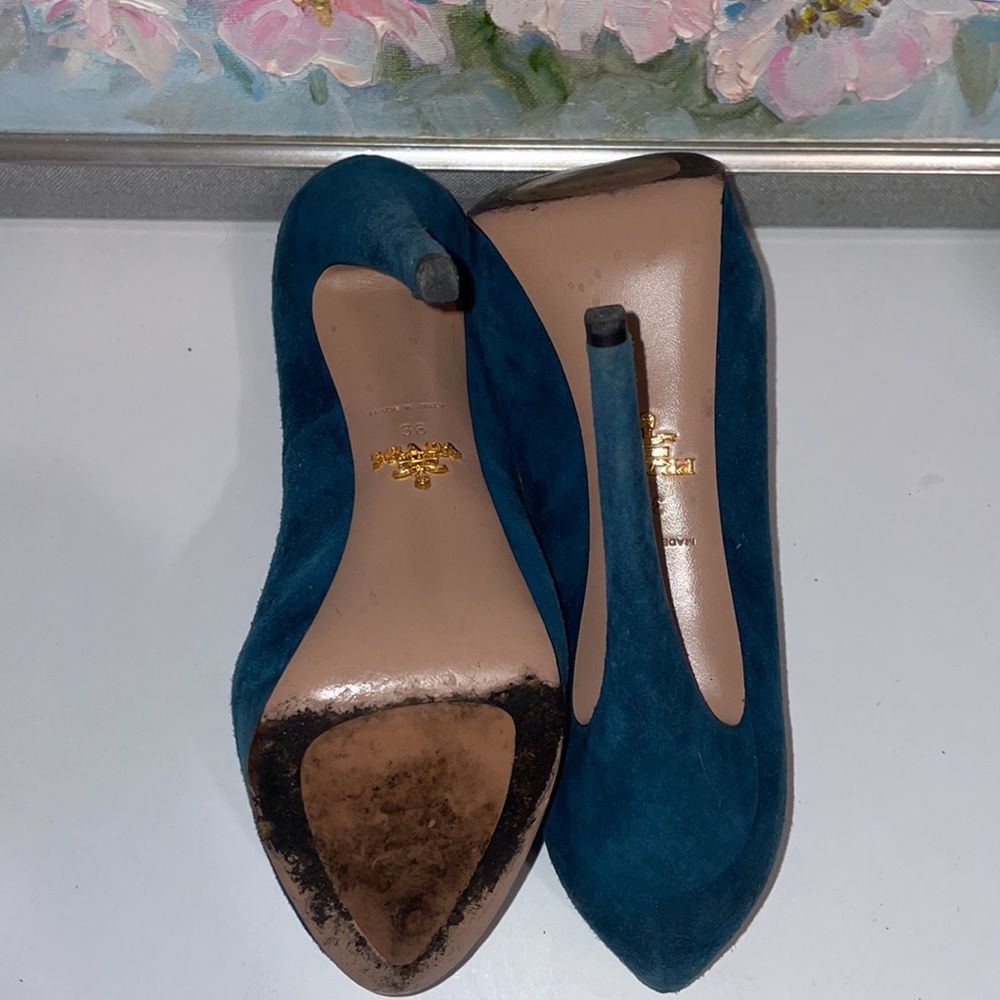 Prada Shoes - Picture 4 of 4